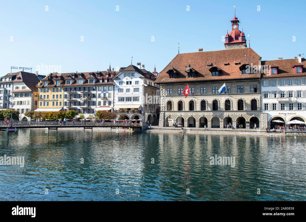 Einem sonnigen Sommertag in der Altstadt von Luzern in der Schweiz, in Europa Stockfoto Einem sonnigen Sommertag in der Altstadt von Luzern in der Schweiz, in Europa Stockfoto