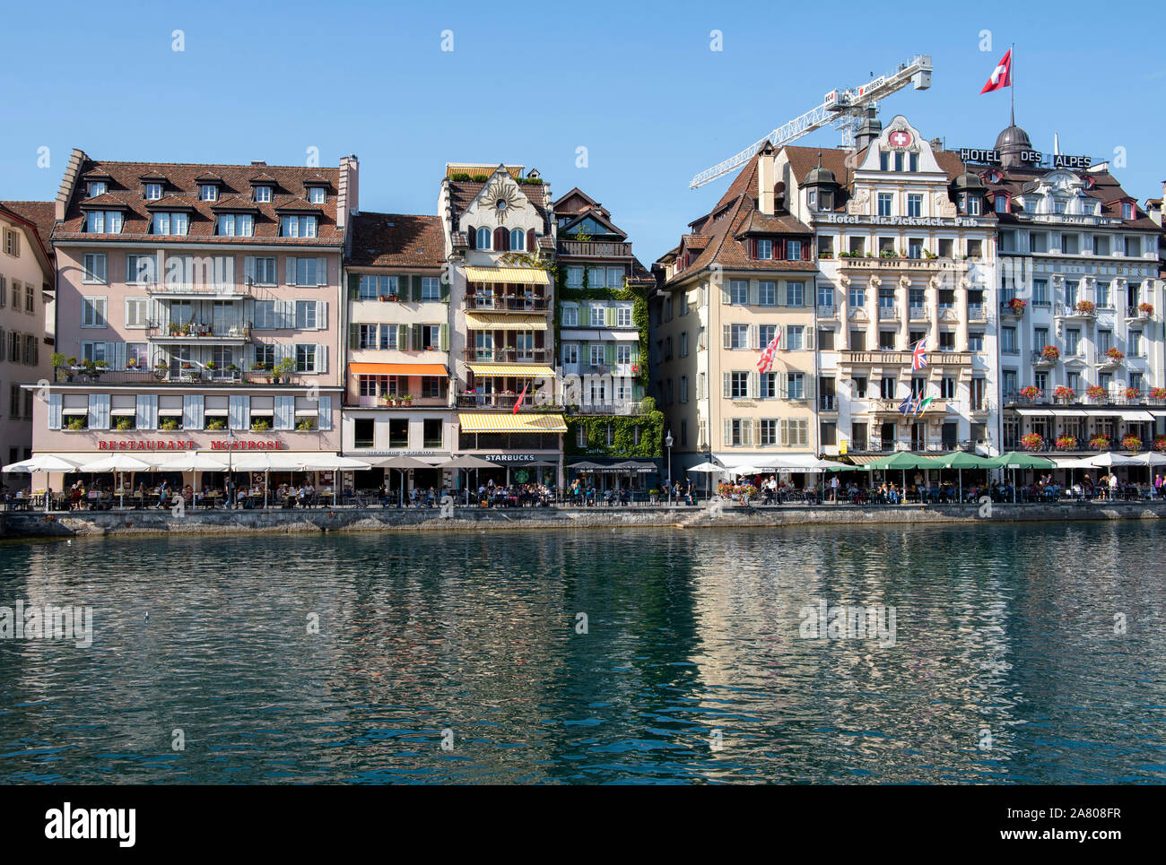 Einem sonnigen Sommertag in der Altstadt von Luzern in der Schweiz, in Europa Stockfoto Einem sonnigen Sommertag in der Altstadt von Luzern in der Schweiz, in Europa Stockfoto