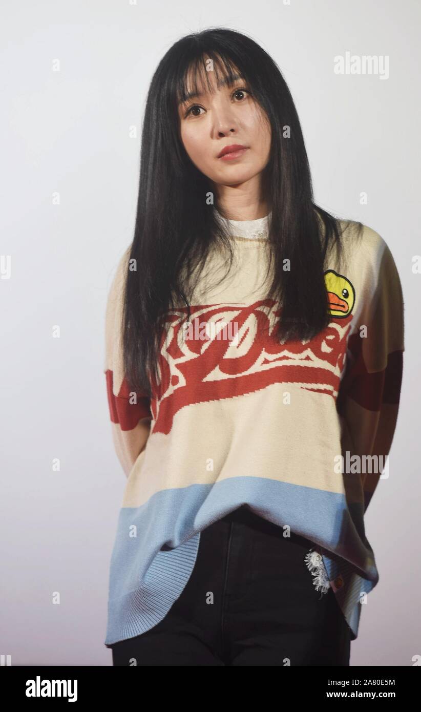 Chinesische Schauspielerin Ada Liu Oder Liu Yan Besucht Eine Werbeveranstaltung Fur Den Neuen Film Mein Lieber Lugner In Hangzhou City East China Zhejiang Provinz Auf Nov Stockfotografie Alamy