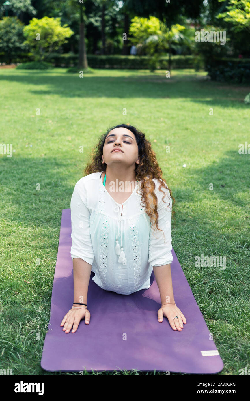 Yoga im Park von lodhi Garten, New Delhi in Indien Stockfoto