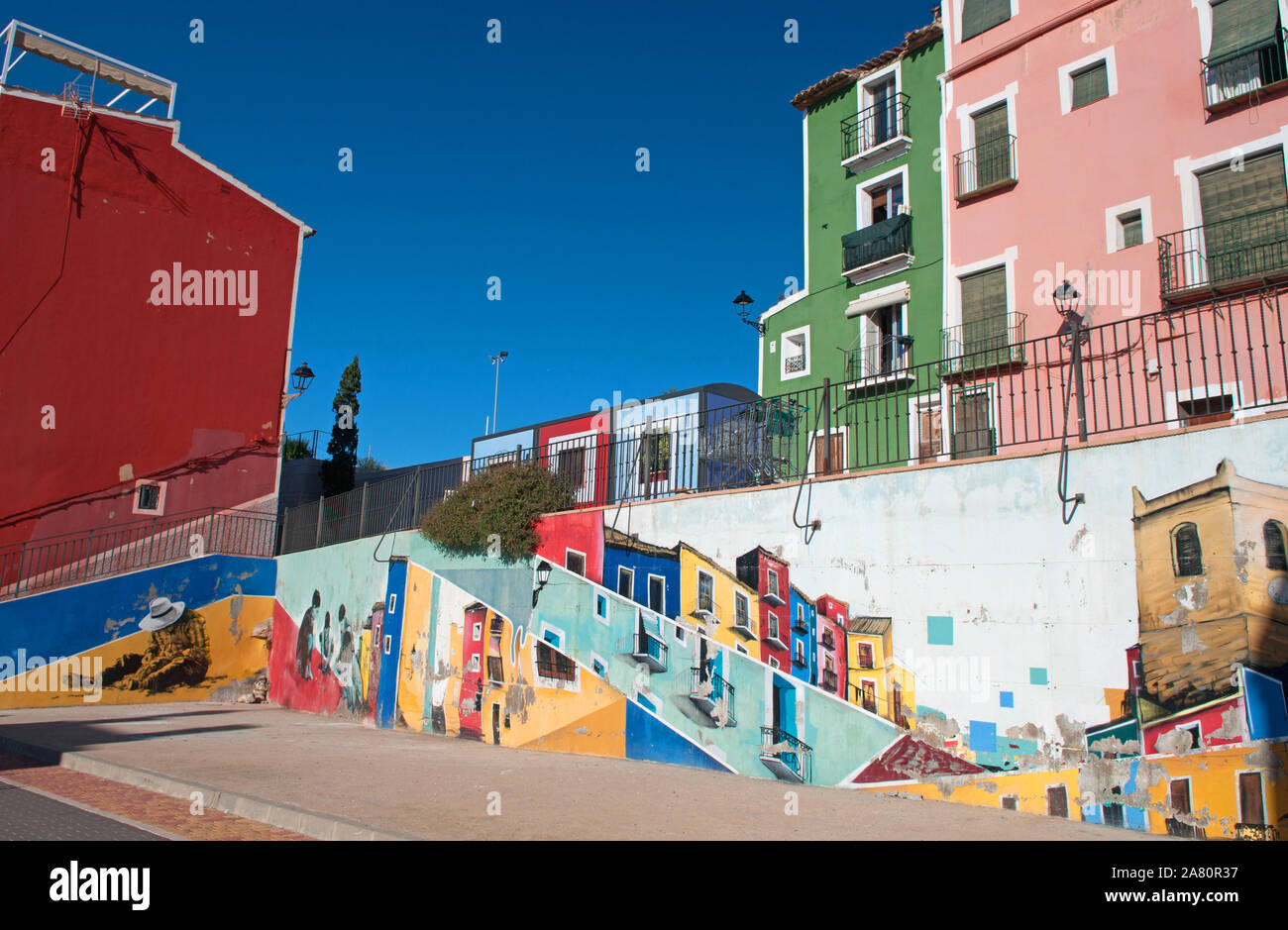 Street Art in der Altstadt von Villajoyosa, (La Villajoyosa), Provinz Alicante, Spanien Stockfoto