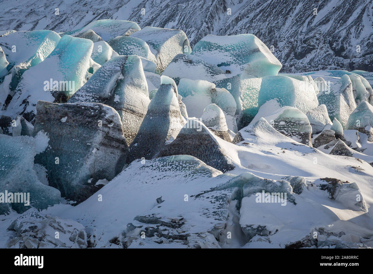 Sonnigen Tag am Svinafellsjökull Gletscher. Snowy, Blue Ice. Stockfoto