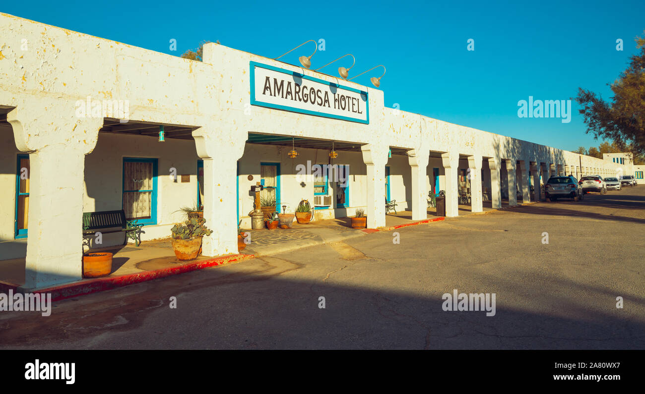 Death Valley Junction, Kalifornien/USA - Oktober 31, 2019 Opernhaus Armagosa und Hotel, historisches Gebäude und das kulturelle Zentrum im Death Valley Stockfoto