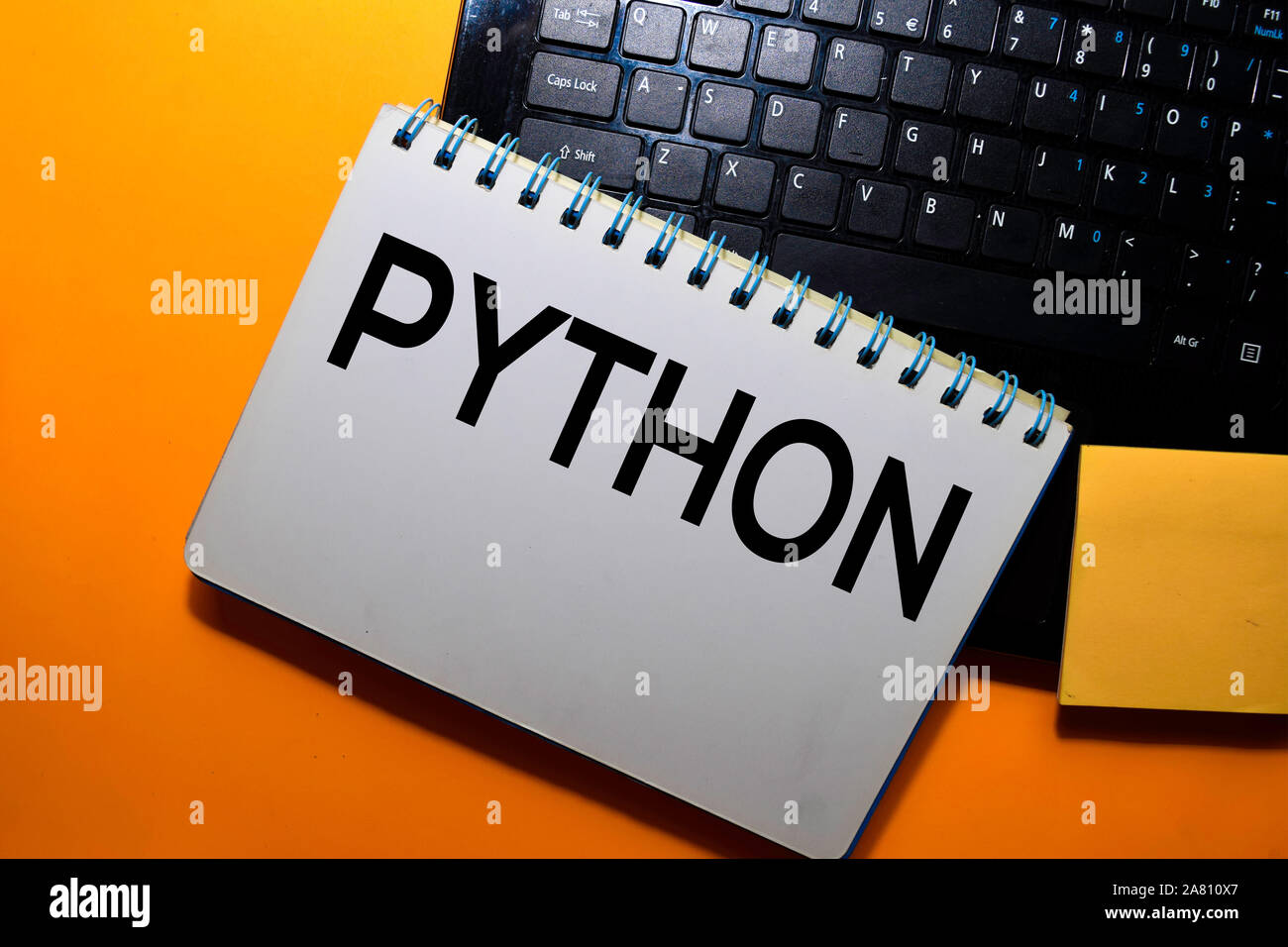 Desktop Quellcode Und Technologie Hintergrund Entwickler Oder Programmierer Mit Kodierung Und Programmierung Wallpaper Nach Computer Sprache Und Quellcode Kom Stockfotografie Alamy
