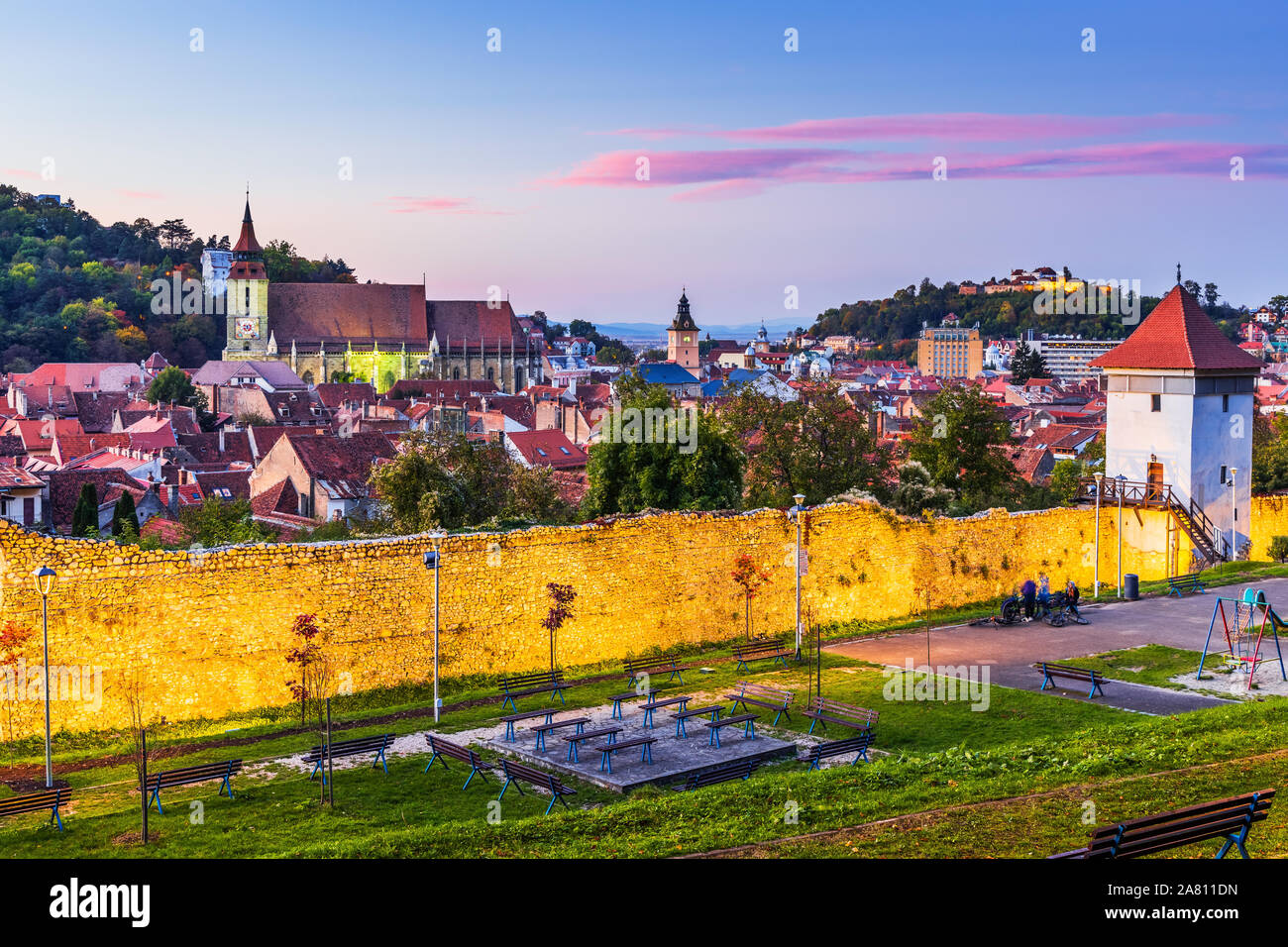In Kronstadt, Siebenbürgen. Rumänien. Panoramablick auf die Altstadt. Stockfoto