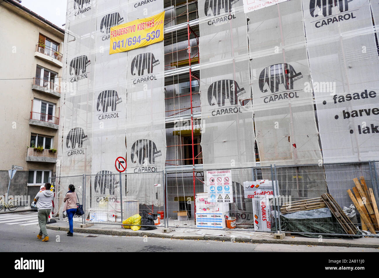 Alte Wohnung Gebäude renoviert, Ljubljana, Slowenien Stockfoto