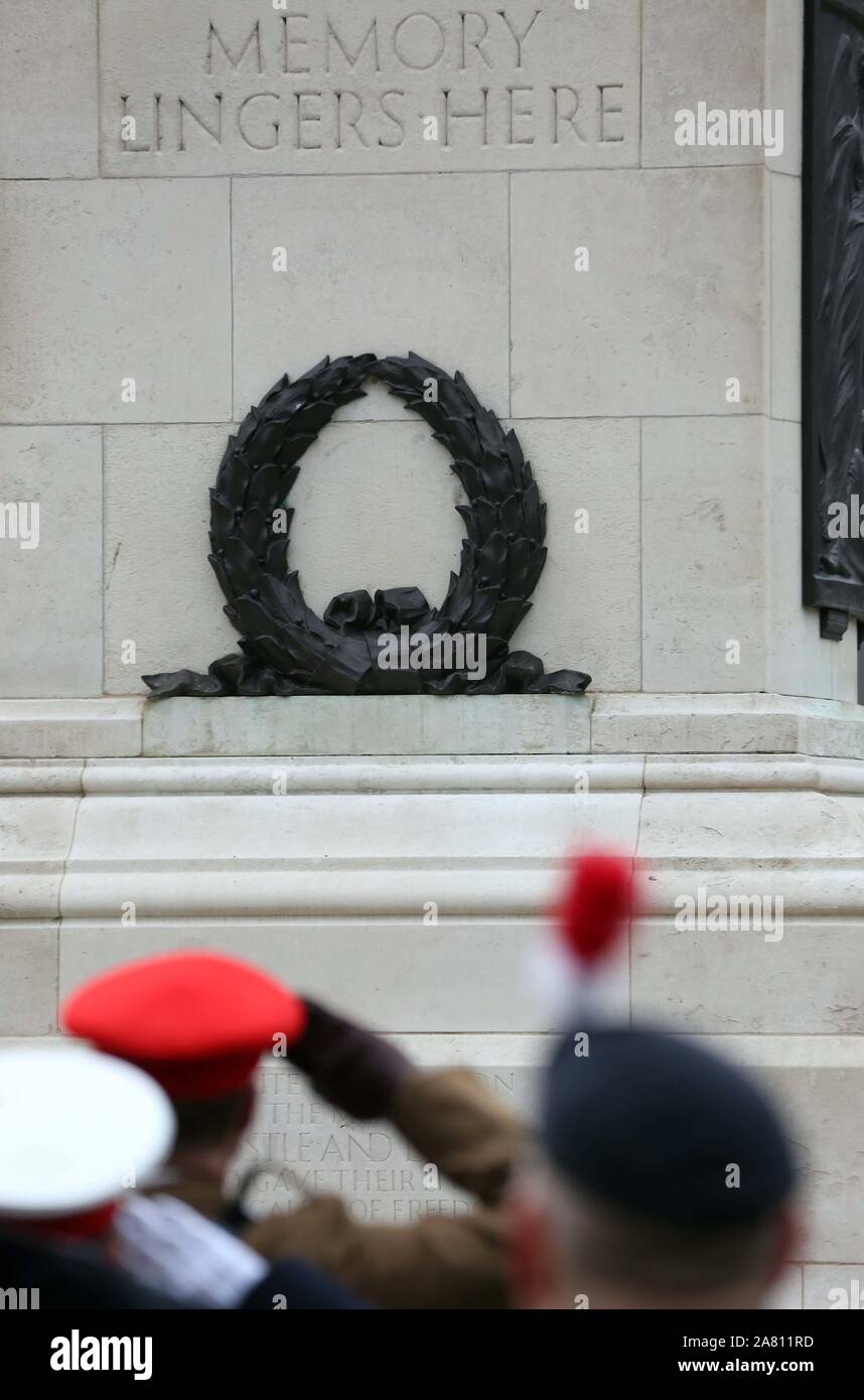 Tausende in den Straßen von Newcastle die Erinnerung Tag der Parade an der Alten Eldon Square zu beobachten, am Sonntag, den 11. November 2018. Stockfoto