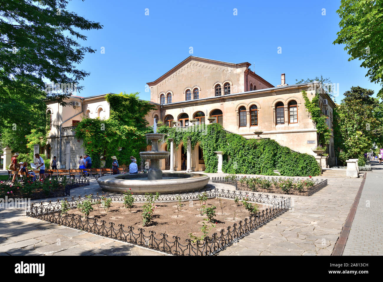 Sewastopol, Krim - 3. Juli. 2019. Museumsgebäude in der antiken Stadt von Taurischen Chersonesos Stockfoto