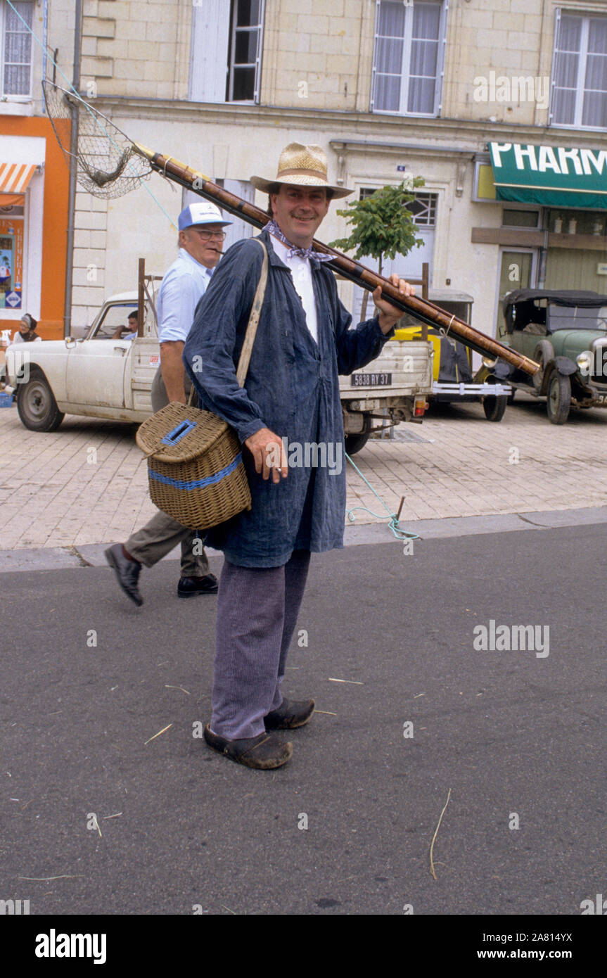 Frankreich nationale Tag an der Loire, Menschen in alten Kostümen für die Feier Kleid Stockfoto