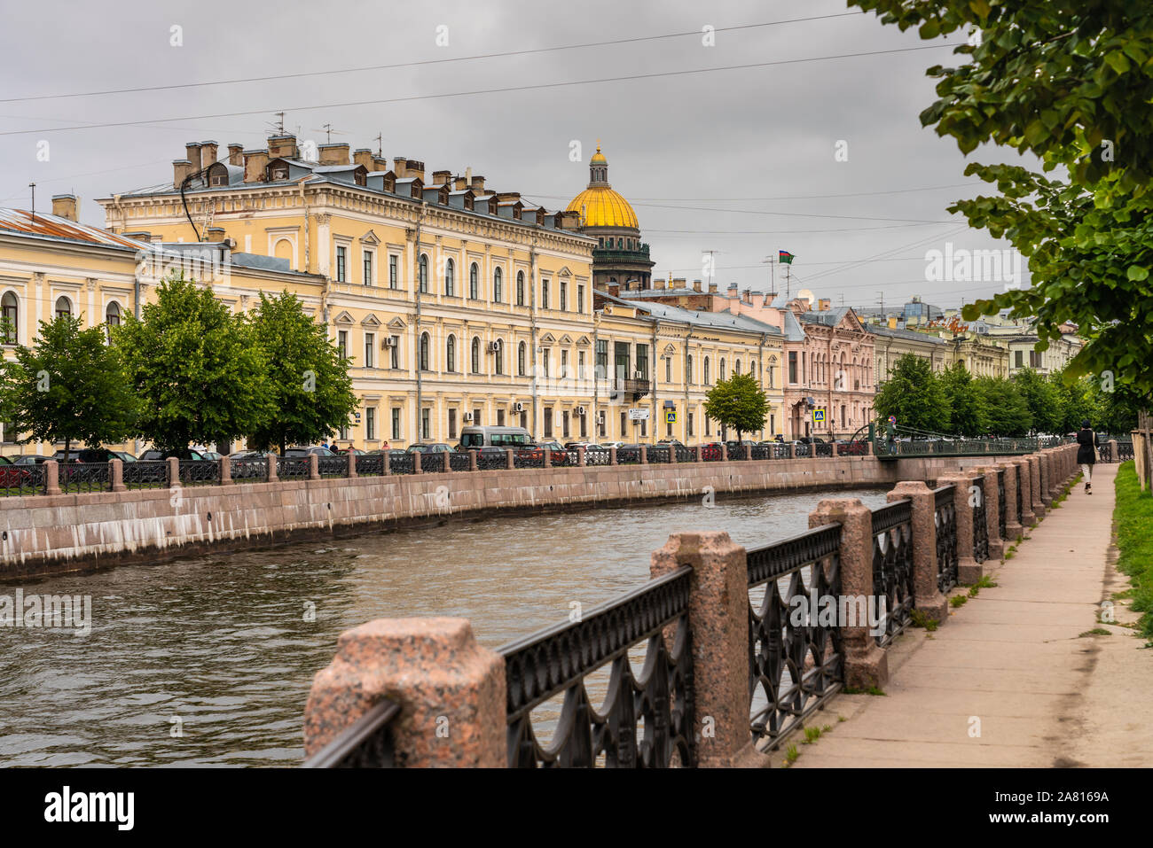 Ein Blick entlang der Moyka River in St. Petersburg, Russland. Stockfoto