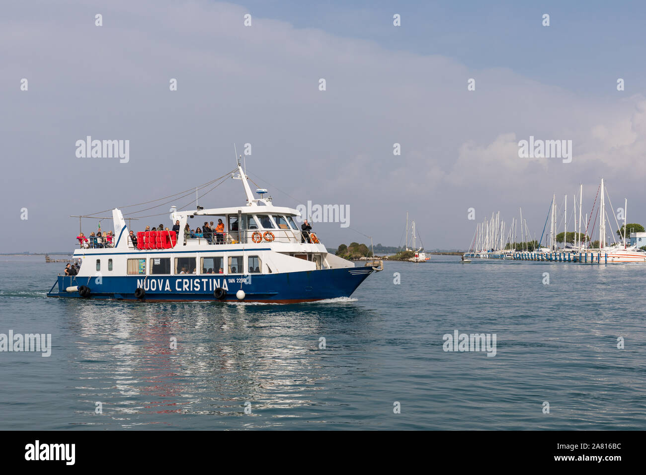 Nuova Cristina Motorboot, Lagune von Grado, Friaul-Julisch Venetien, Italien Stockfoto