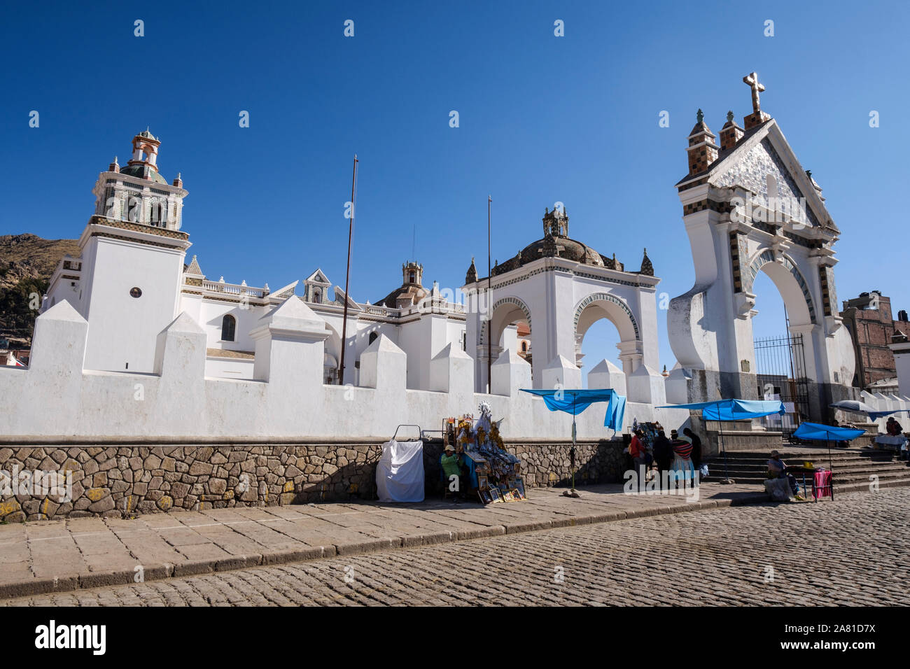 Haupteingang der Basilika Unserer Lieben Frau von Copacabana, Bolivien Stockfoto