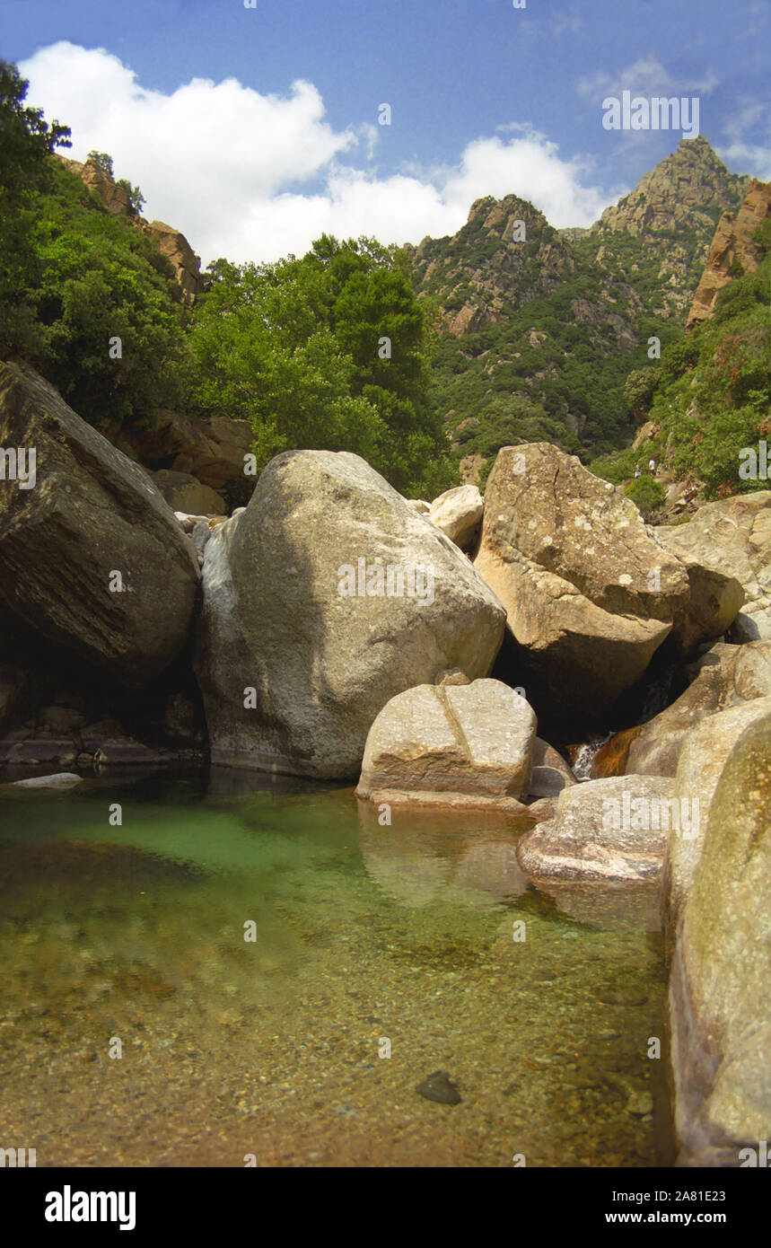 Gorges d'Héric, Monts de l'Espinouse, Hérault, Royal, Frankreich: ein Rock Pool in den Bergen Stockfoto