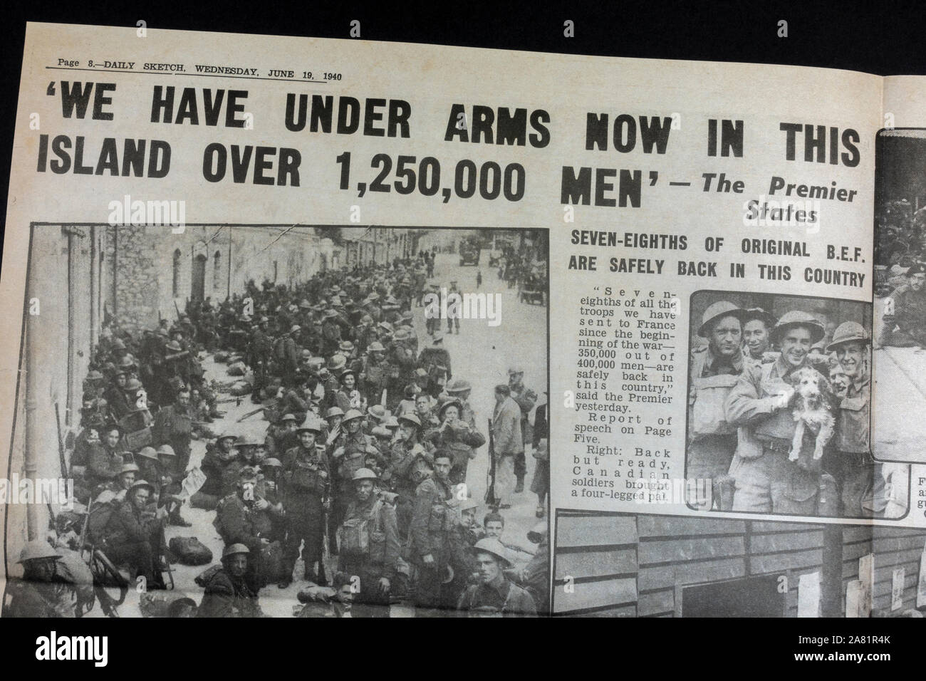 Foto & Artikel unterstreicht die Stärke der Britischen Armee: Täglich Skizze Zeitung (Nachbau), 19. Juni 1940 (während der Schlacht von Großbritannien). Stockfoto