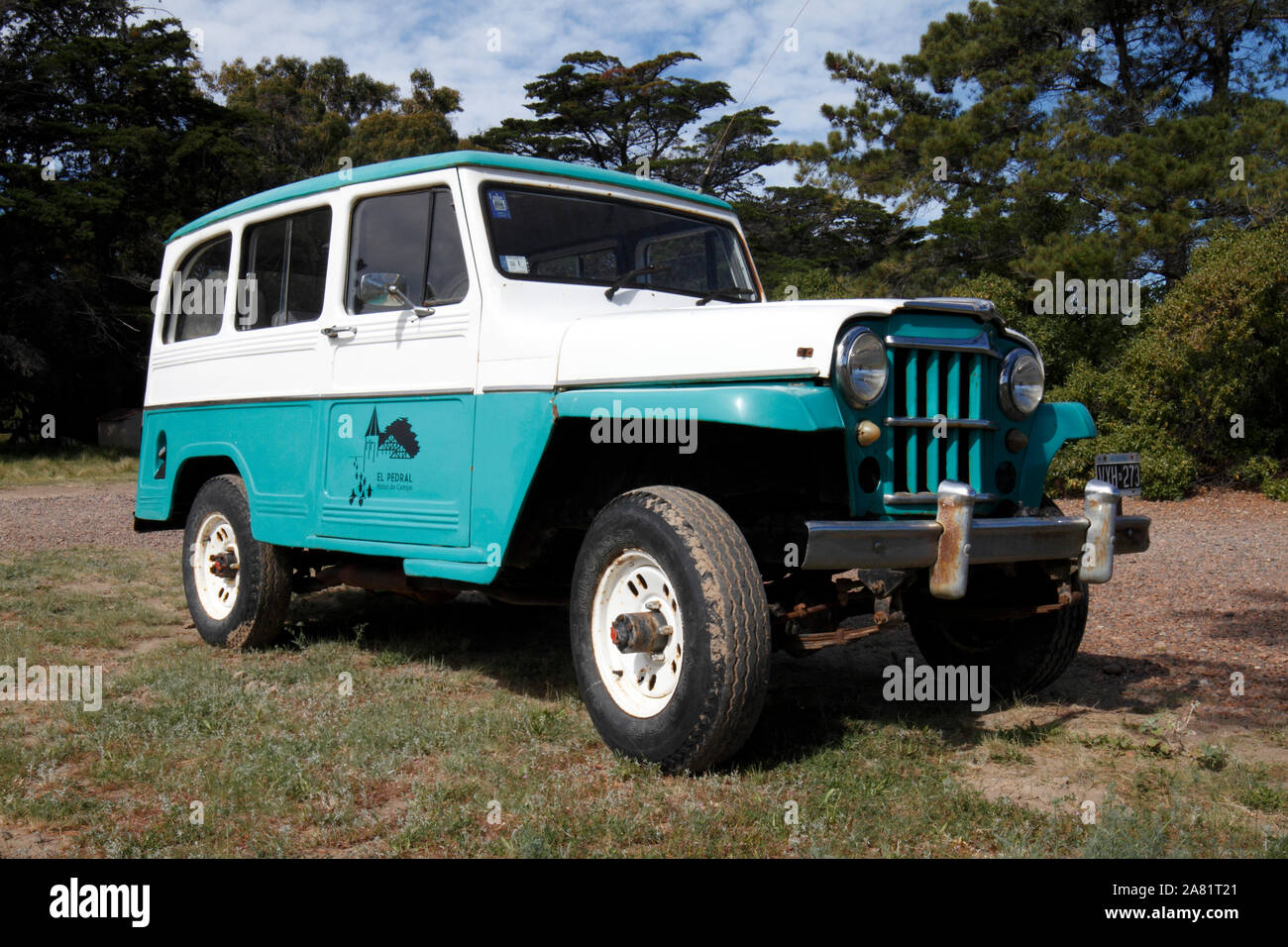 Jeep all terrain vehicle im El Pedral Nature Reserve, Chubut, Patagonien. Stockfoto