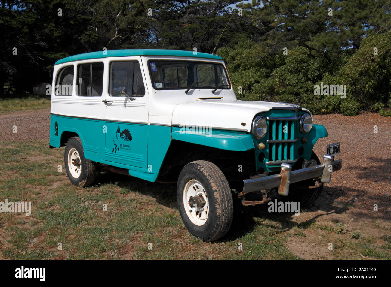 Jeep all terrain vehicle im El Pedral Nature Reserve, Chubut, Patagonien. Stockfoto