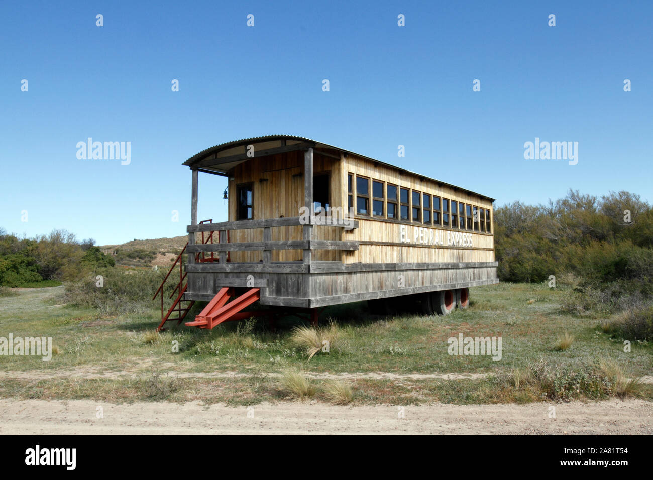 El Pedral Lodge, in der Nähe von Puerto Madryn, Provinz Chubut, Patagonien, Argentinien. Heiligtum der Globalen Pinguin Gesellschaft. Waggon. Stockfoto