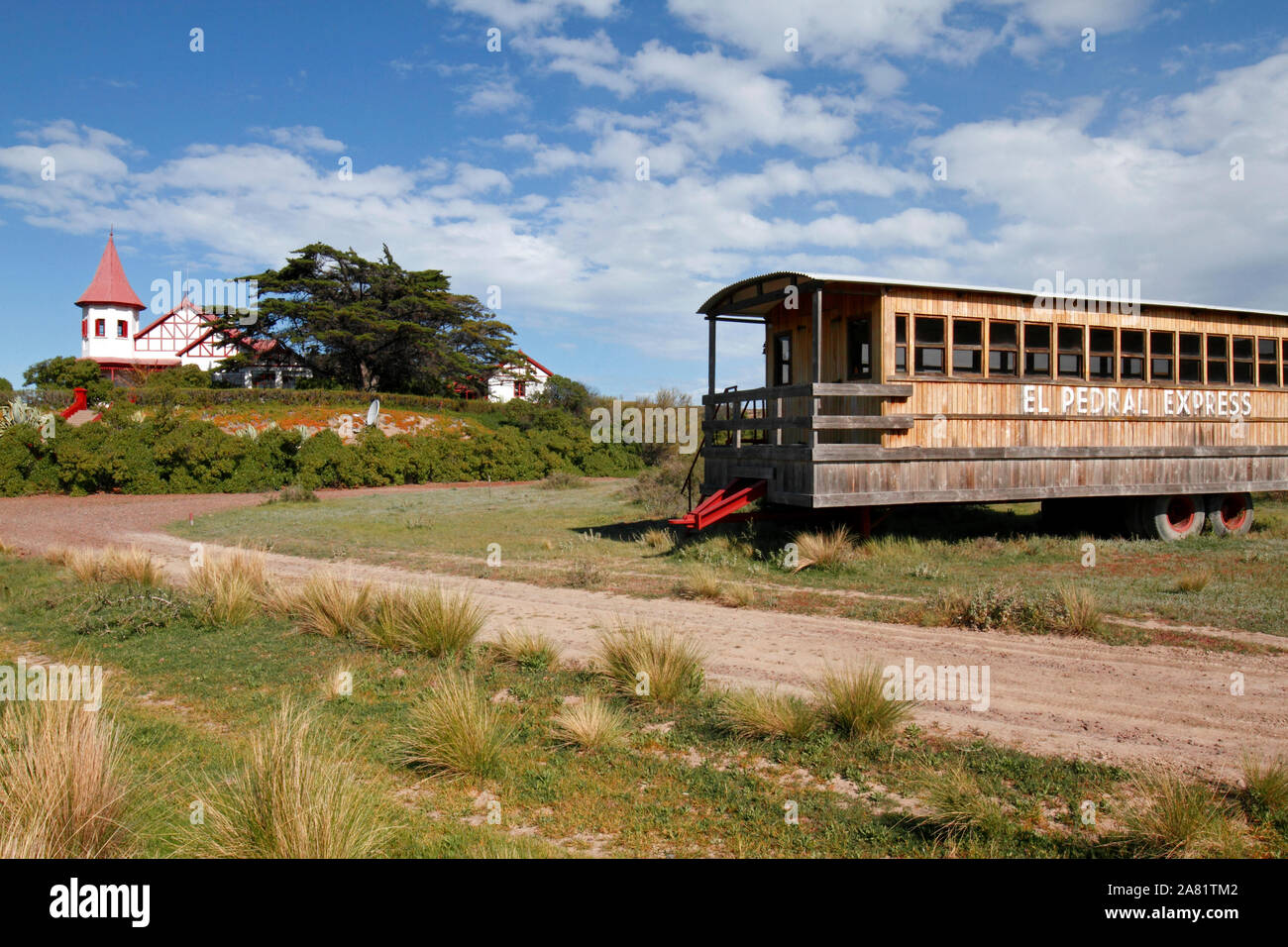 El Pedral Lodge, in der Nähe von Puerto Madryn, Provinz Chubut, Patagonien, Argentinien. Heiligtum des Vereins Global Pinguin. Außen Stockfoto