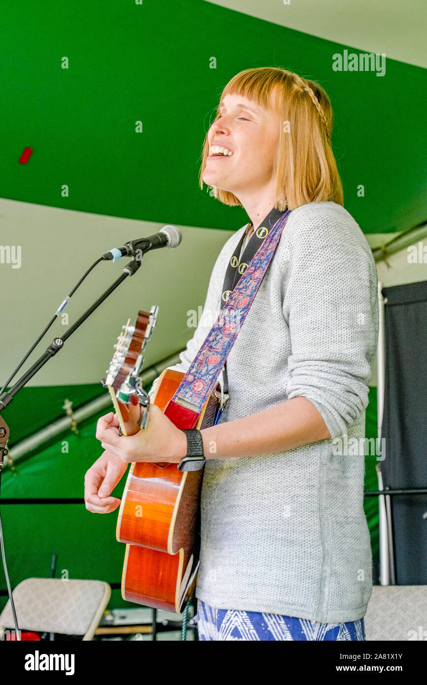 Sänger, Songwriter Jessica Heine, Canmore Folk Music Festival, Canmore, Alberta, Kanada Stockfoto