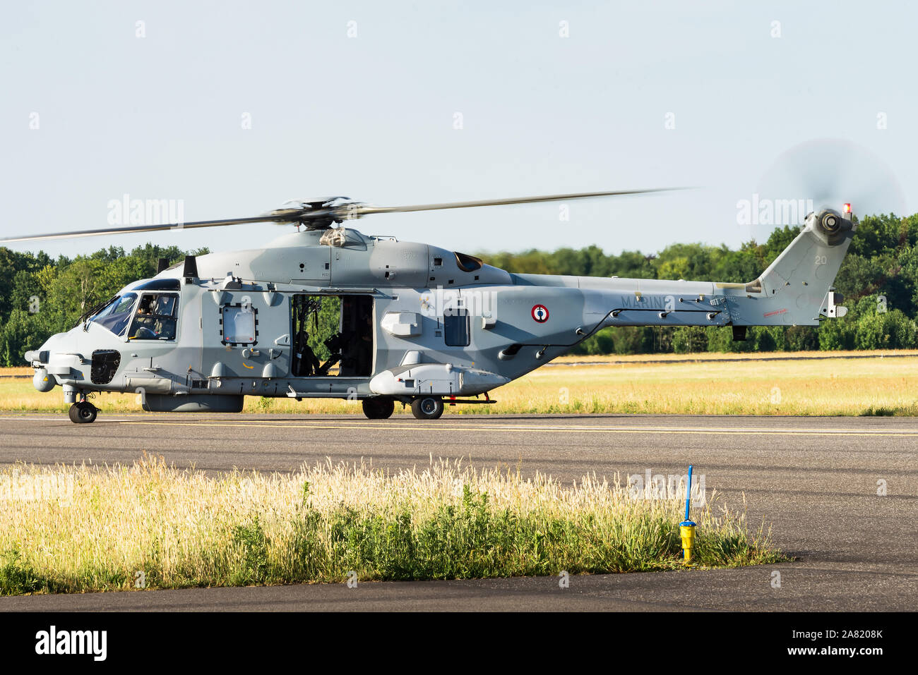 Ein NHIndustries NH 90 - Rolle der militärischen Hubschrauber der italienischen Marine. Stockfoto