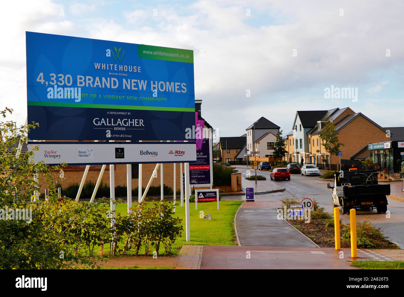 Eine große Zahl von Häusern in Milton Keynes Gehäuse Fläche gebaut. Die Stadt ist eine der am schnellsten wachsenden städtischen Gebieten im Vereinigten Königreich Stockfoto