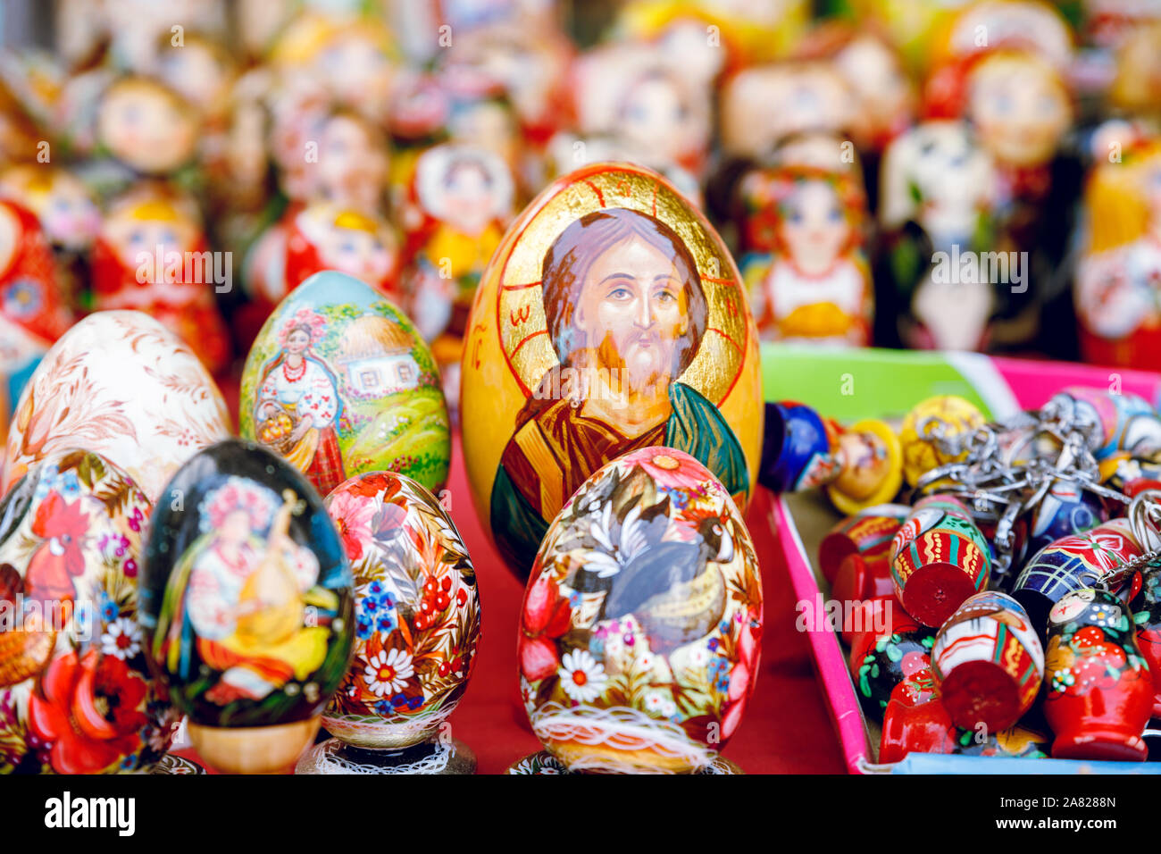 Holz- Verschachtelung Puppen oder russischen Matrjoschka Puppen zum Verkauf in St. Petersburg, Russland Stockfoto