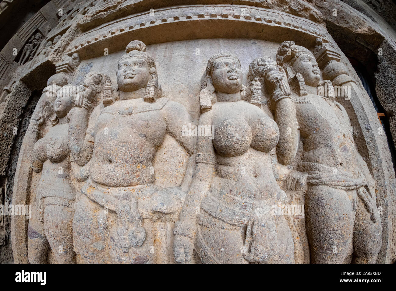 Gott budha hand Schrift an der Wand im historischen und Jahrhunderte alten kanheri Caves in Mumbai, Indien Stockfoto