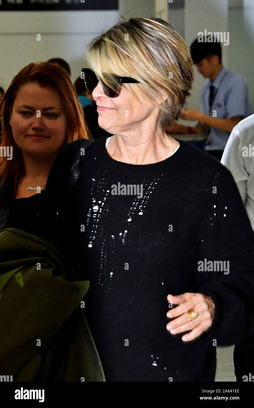 Narita, Japan. 04 Nov, 2019. Linda Hamilton bei der Ankunft am Flughafen Tokio Narita. Narita, 04.11.2019 | Verwendung der weltweiten Kredit: dpa/Alamy leben Nachrichten Stockfoto