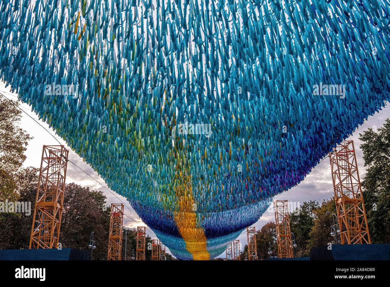 Patrick Shearn und kulturelle Projekte Berlin gesammelten 30.000 Nachrichten für den 30. Jahrestag des Falls der Berliner Mauer die Kunst der Installation 'Visons in Bewegung, Straße des 17. Juni, Berlin Stockfoto