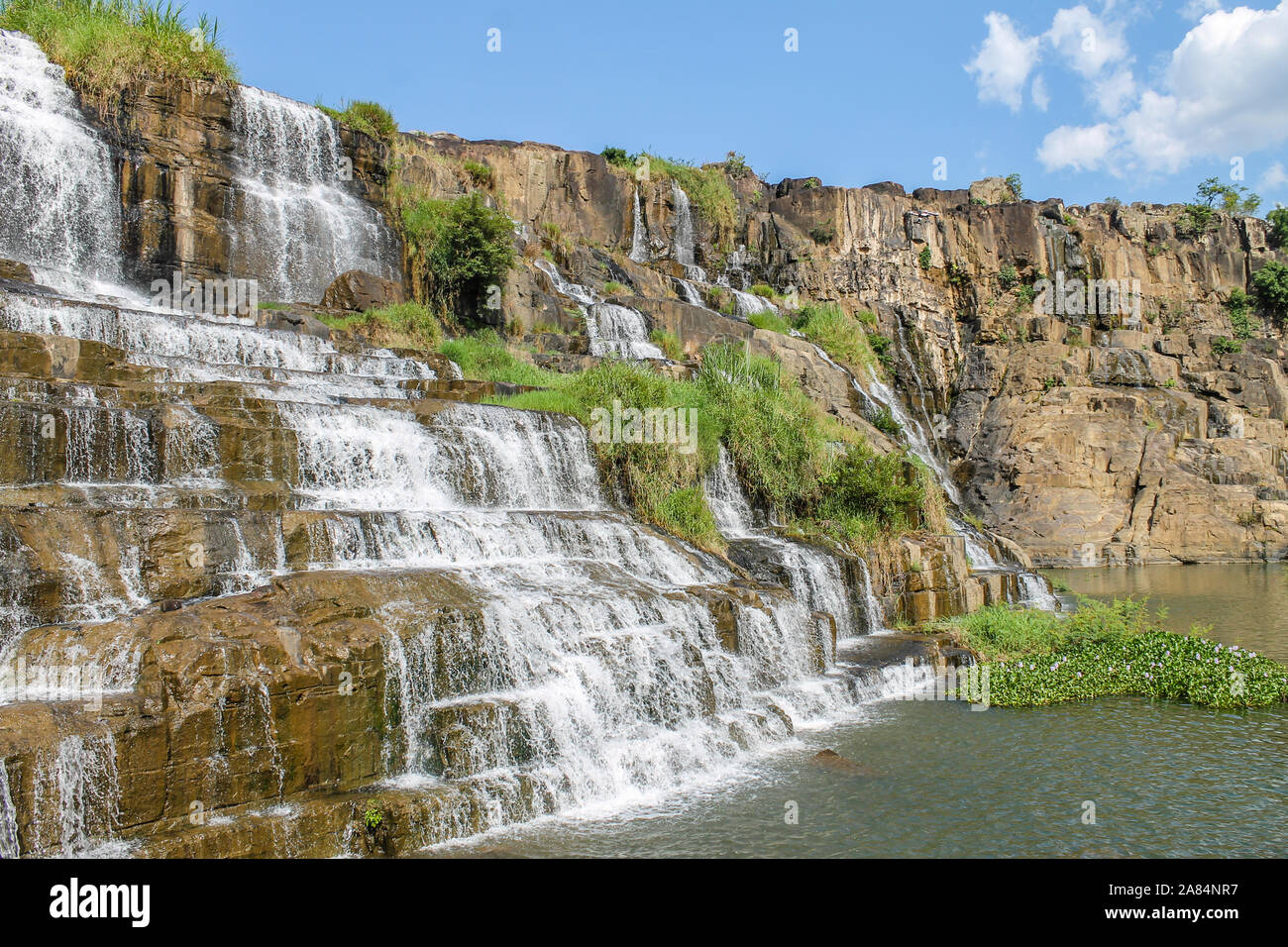 Blick auf Pongour Wasserfall (thac Pongour) in der Provinz Lam Dong, Central Vietnam. Stockfoto