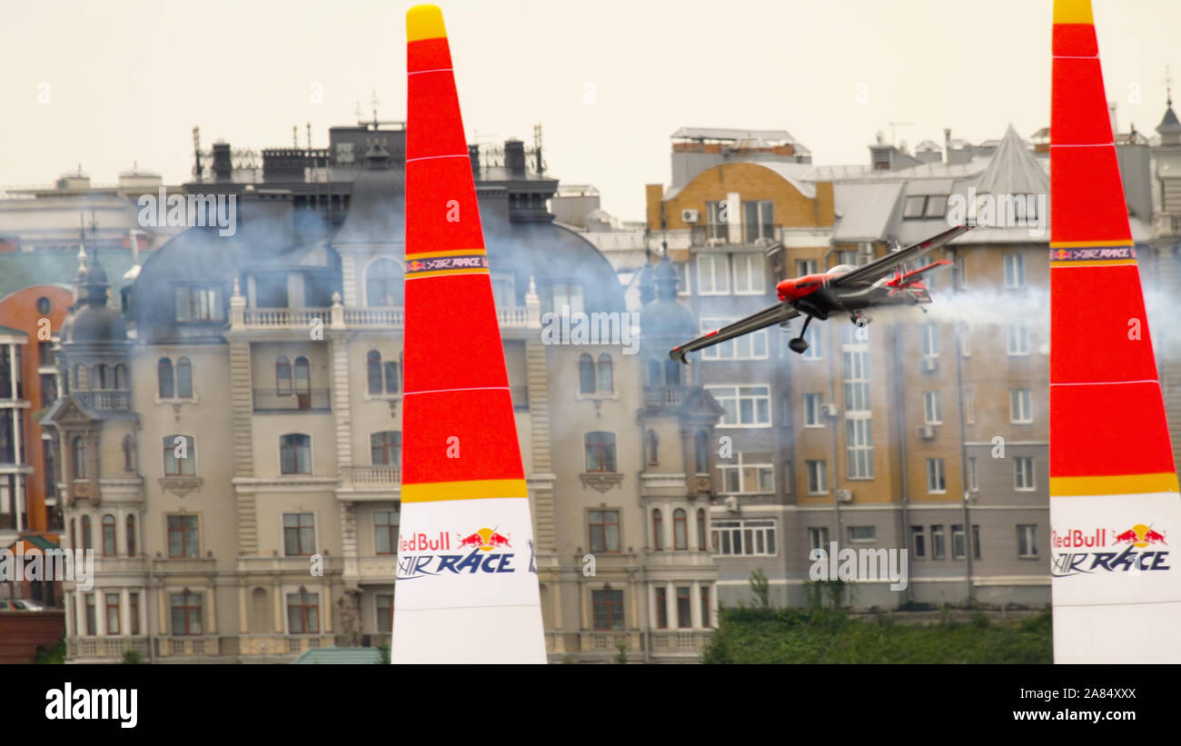 Rennflugzeug auf der Strecke Stockfoto