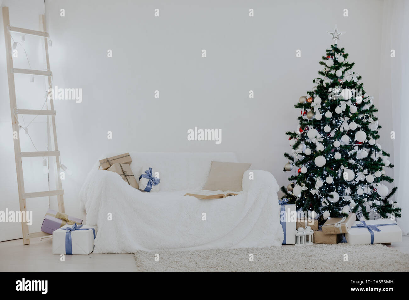 Weihnachtskarte Christbaum mit Weihnachtsgeschenke 2018 Stockfoto
