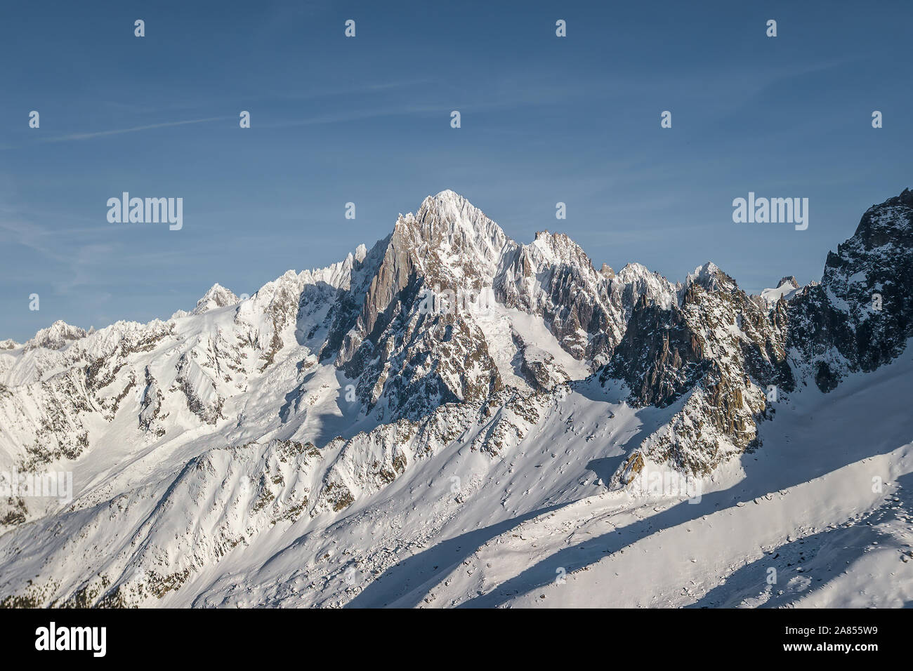 Antenne drone Ansicht der Aiguille du Plan, auf der Französischen Alpen. Stockfoto