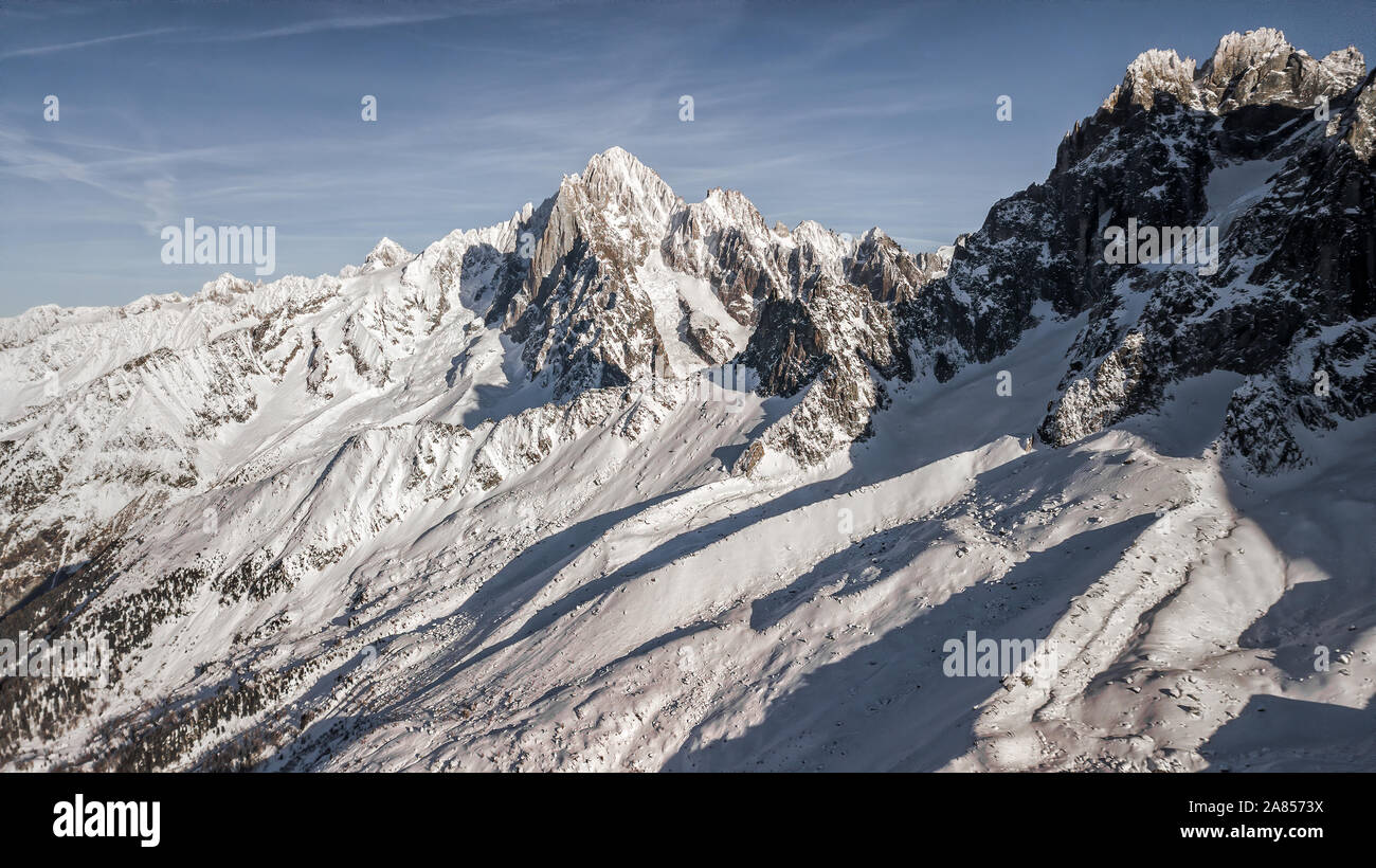 Antenne drone Ansicht der Aiguille du Plan, auf der Französischen Alpen. Stockfoto