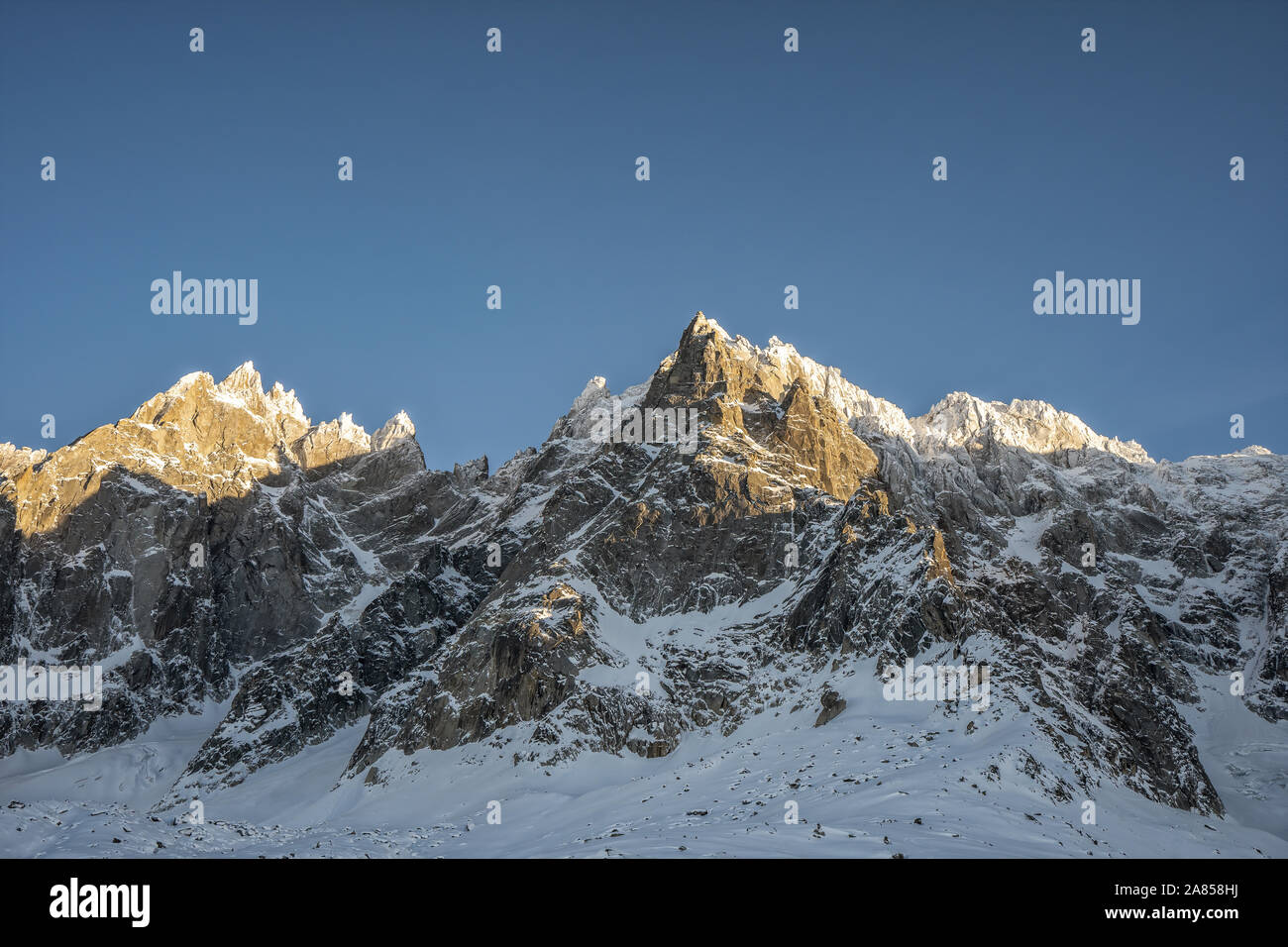 Antenne drone Ansicht der Aiguille du Plan, auf der Französischen Alpen. Stockfoto