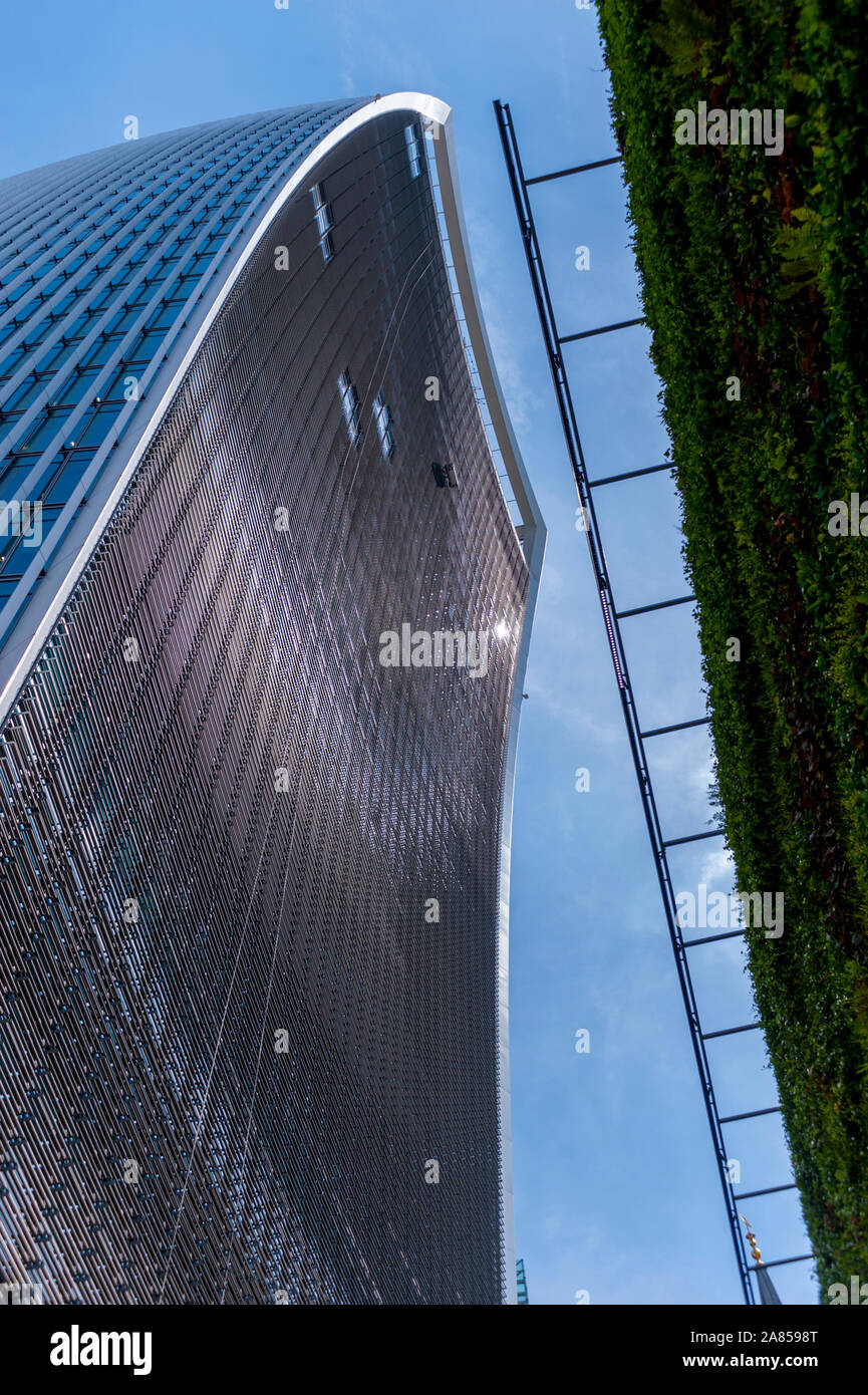 Zu 20 Fenchurch Street das Walkie Talkie Gebäude in der Londoner City. Stockfoto