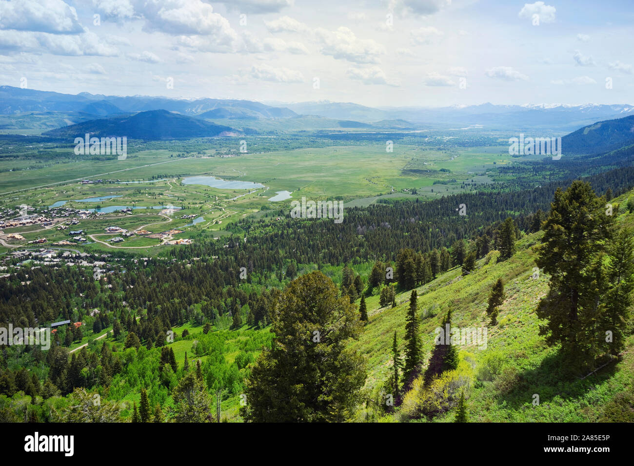 Jackson Hole Valley und Teton Village von Rendezvous Mountain Stockfoto