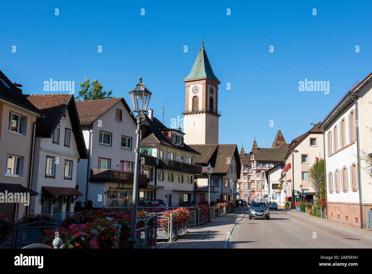 Sonnigen Tag in der Stadt von Bad Peterstal Griesbach im Schwarzwald, Deutschland Europa EU Stockfoto