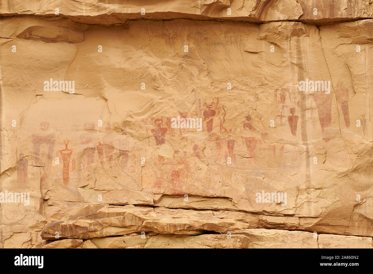 In Utah, USA, gibt es am Sego Canyon Rock anthropomorph Art, indianische Piktogramme und Felszeichnungen, von denen einige überlebensgroß sind Stockfoto