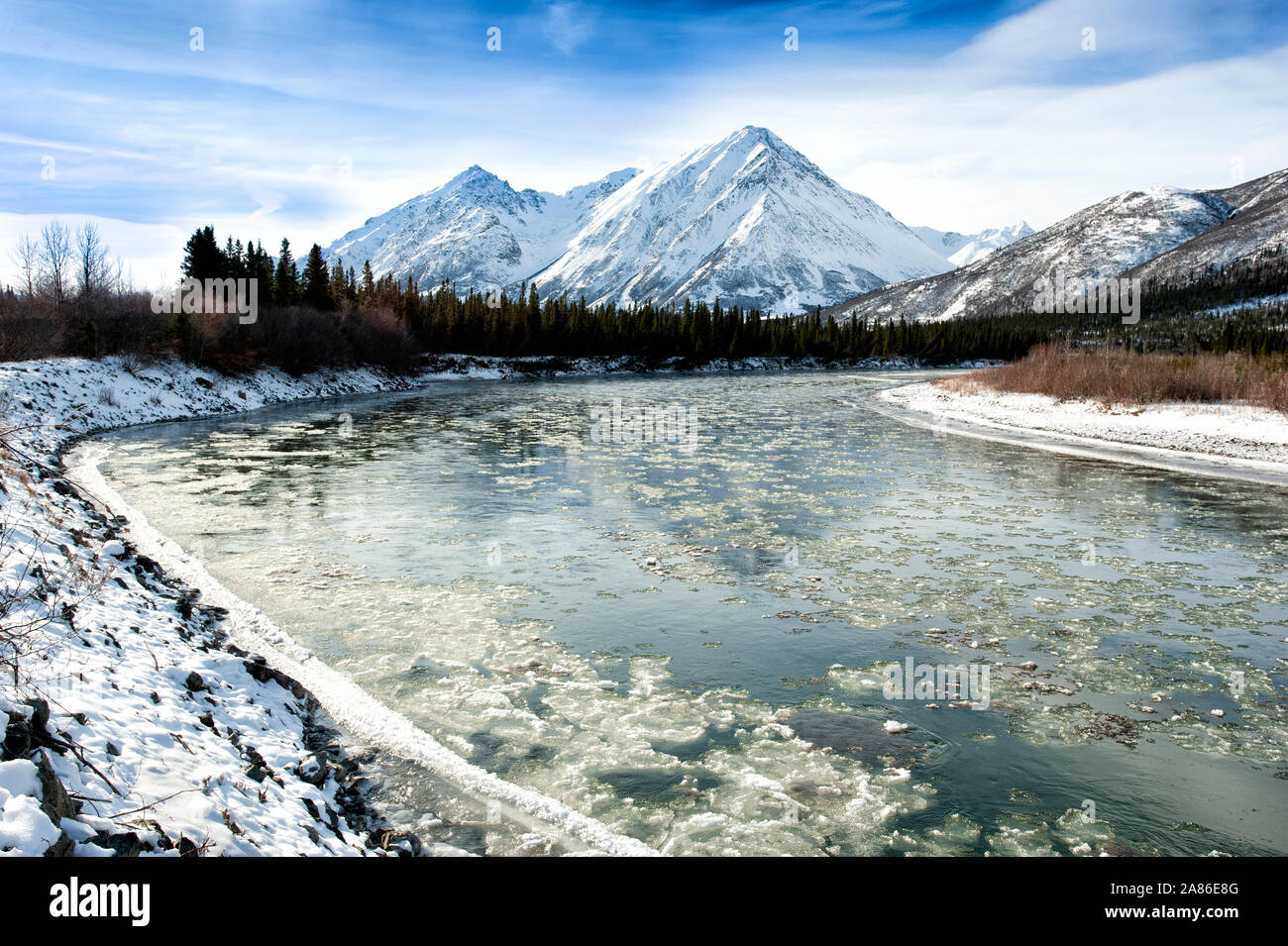 Nordamerika; USA; Alaska Range Berge; Winter einfrieren, Nenana River, Stockfoto