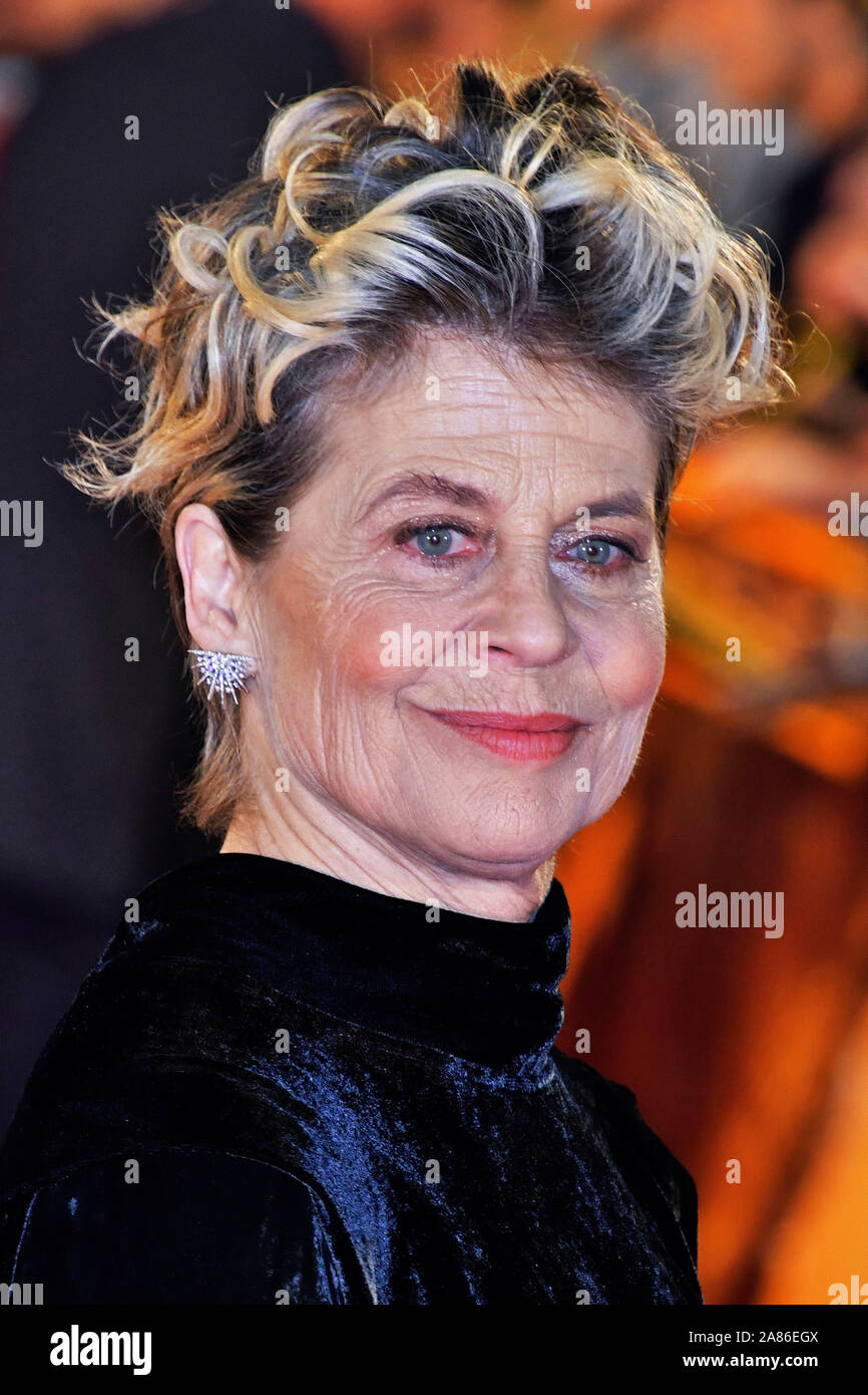 Tokio, Japan. 06 Nov, 2019. Linda Hamilton an der 'Terminator: dunkles Schicksal" Premiere in Shinjuku Kabuki-cho am 6. November 2019 in Tokio, Japan Credit: Geisler-Fotopress GmbH/Alamy leben Nachrichten Stockfoto
