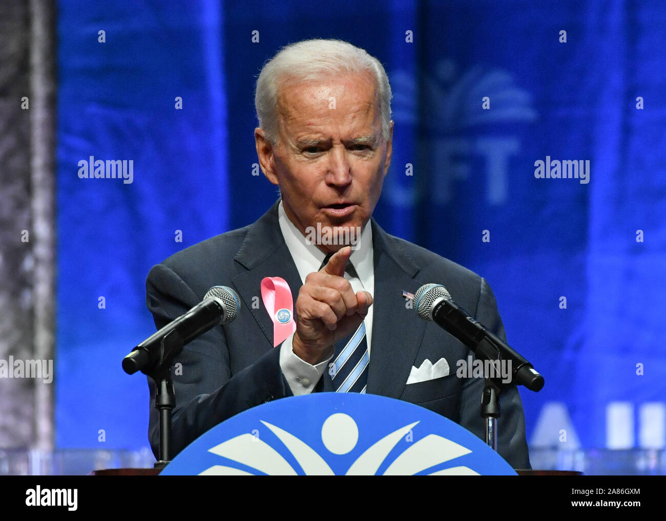 Joe Biden spricht an der Vereinigten Föderation der Lehrer (UTF) Lehrer Union am 20. Oktober 2019 im Hilton Hotel in New York. Stockfoto