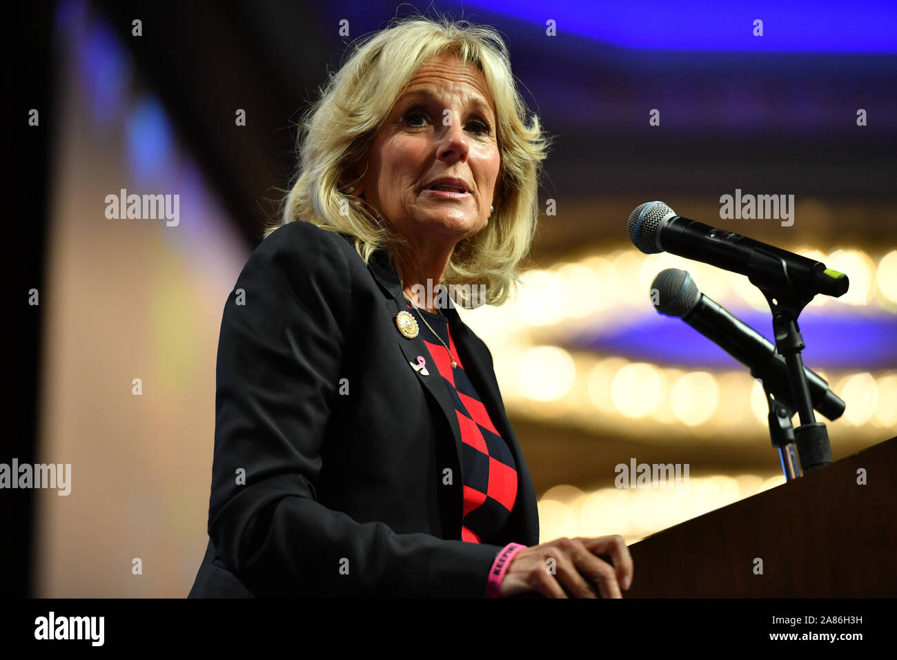 Jill Biden spricht an der Vereinigten Föderation der Lehrer (UTF) Lehrer Union am 20. Oktober 2019 im Hilton Hotel in New York. Stockfoto
