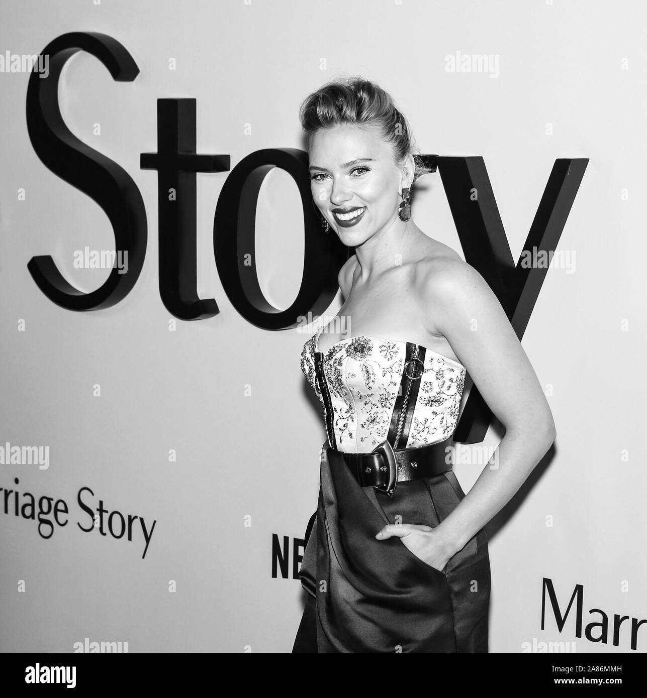 Los Angeles, CA - November 05, 2019: Scarlett Johansson besucht die Premiere von "Ehe von Netflix Story' bei DGA-Theater Stockfoto