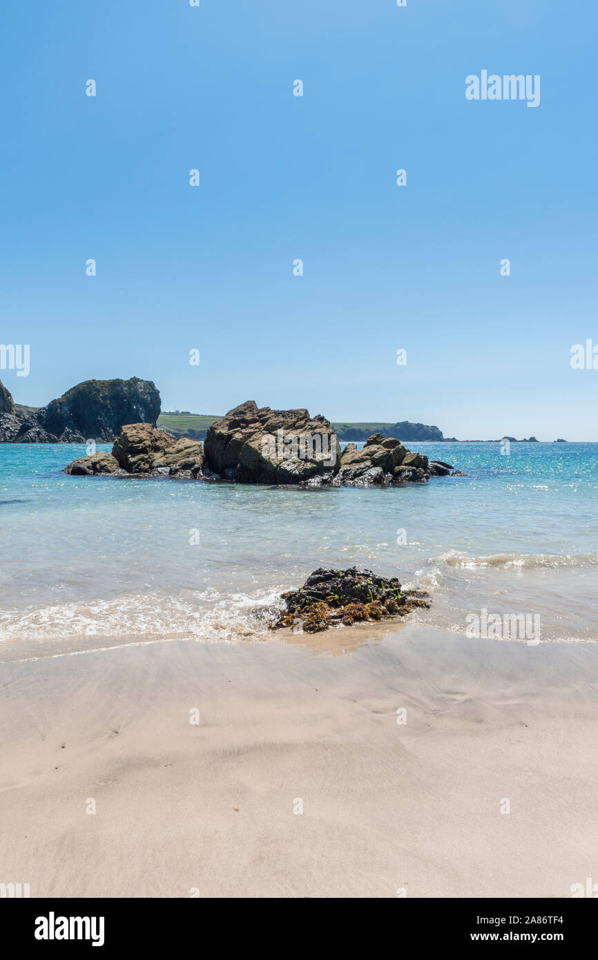 Die beliebten Küste bei Kynance Cove auf der Lizard Halbinsel, Cornwall. Stockfoto
