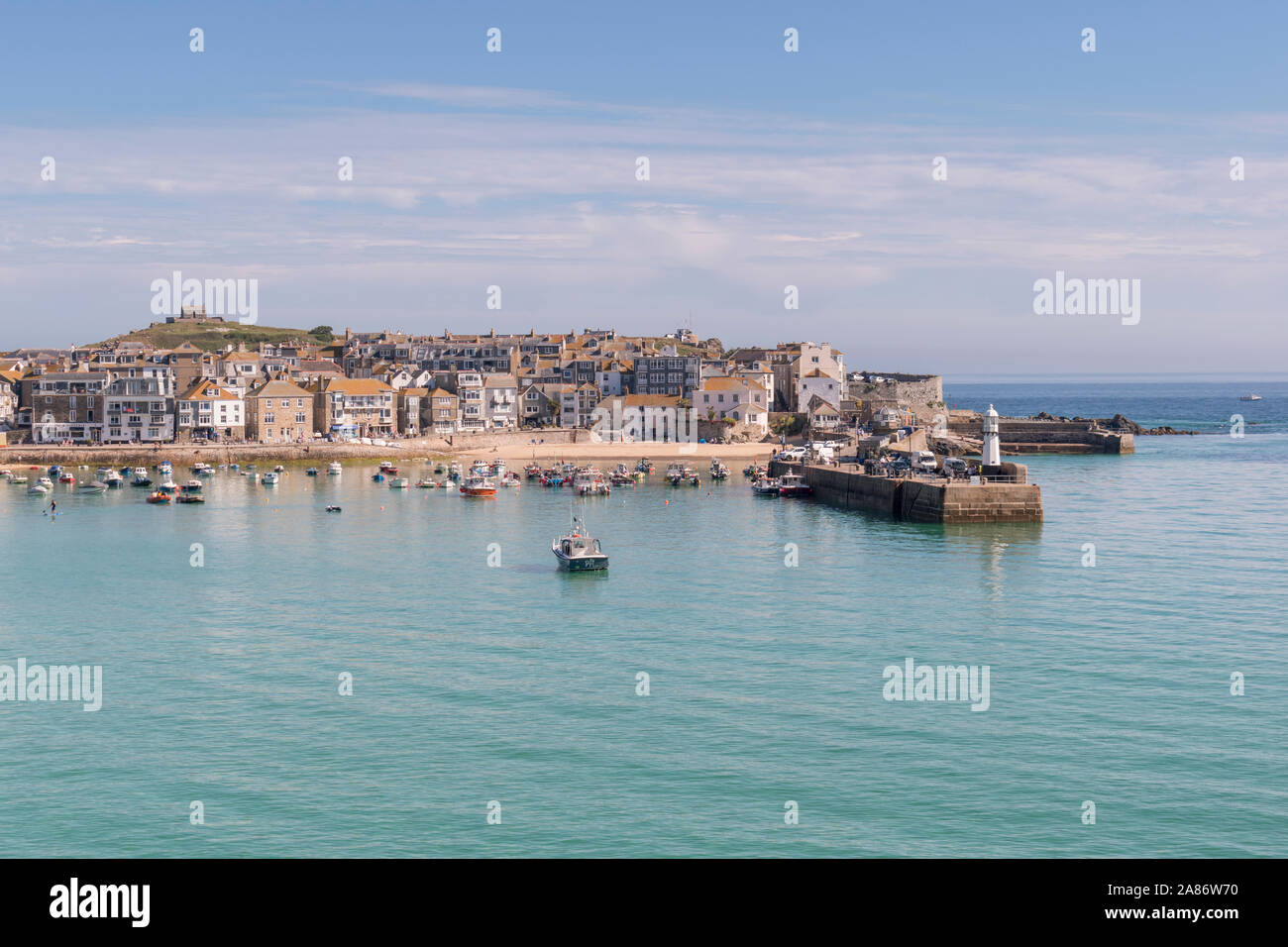Sommer im beliebten Badeort St. Ives, Cornwall. Stockfoto