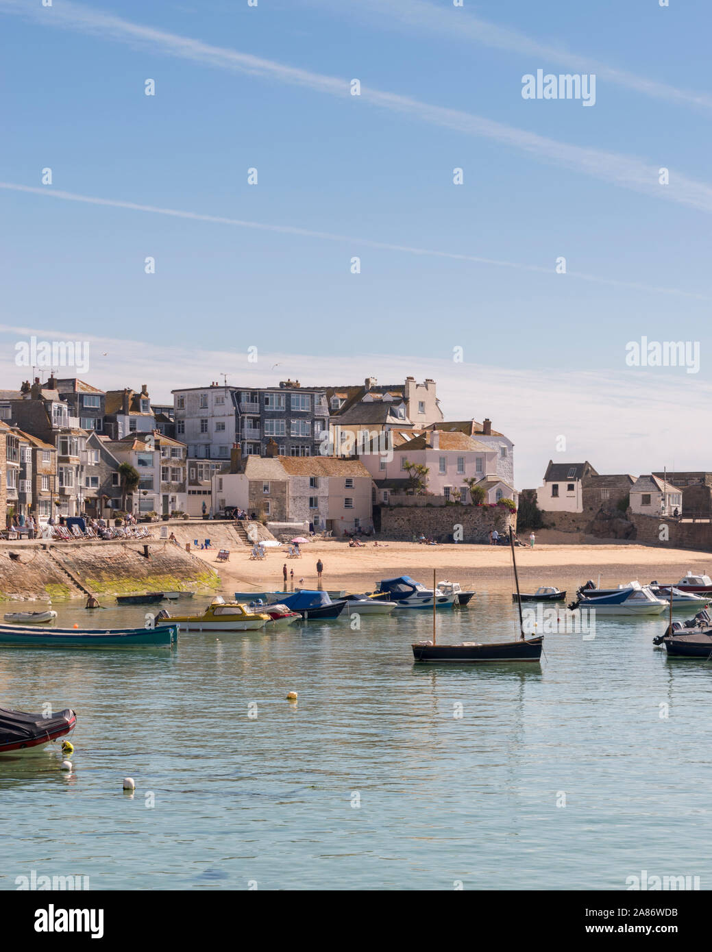 Sommer im beliebten Badeort St. Ives, Cornwall. Stockfoto
