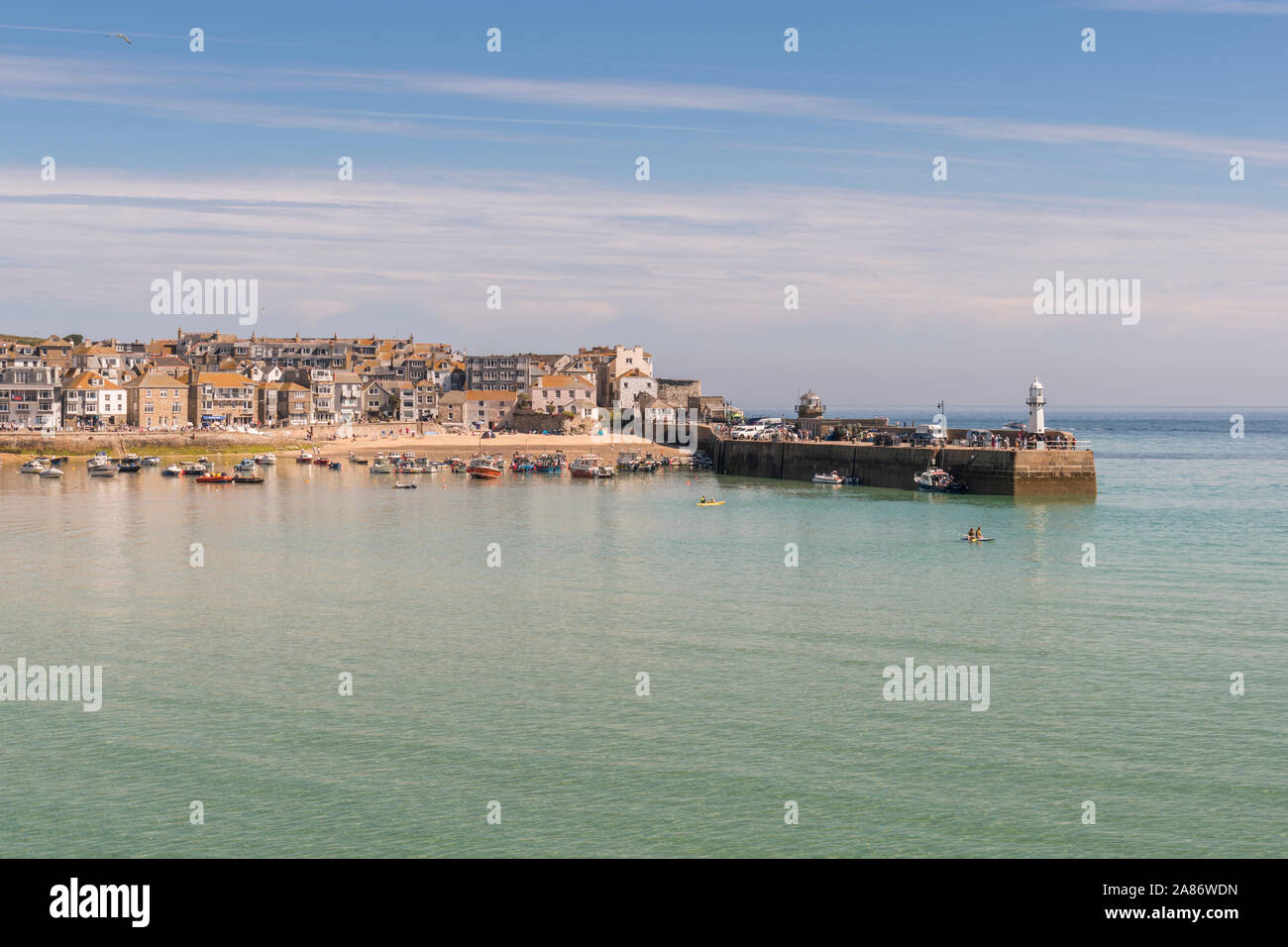 Sommer im beliebten Badeort St. Ives, Cornwall. Stockfoto