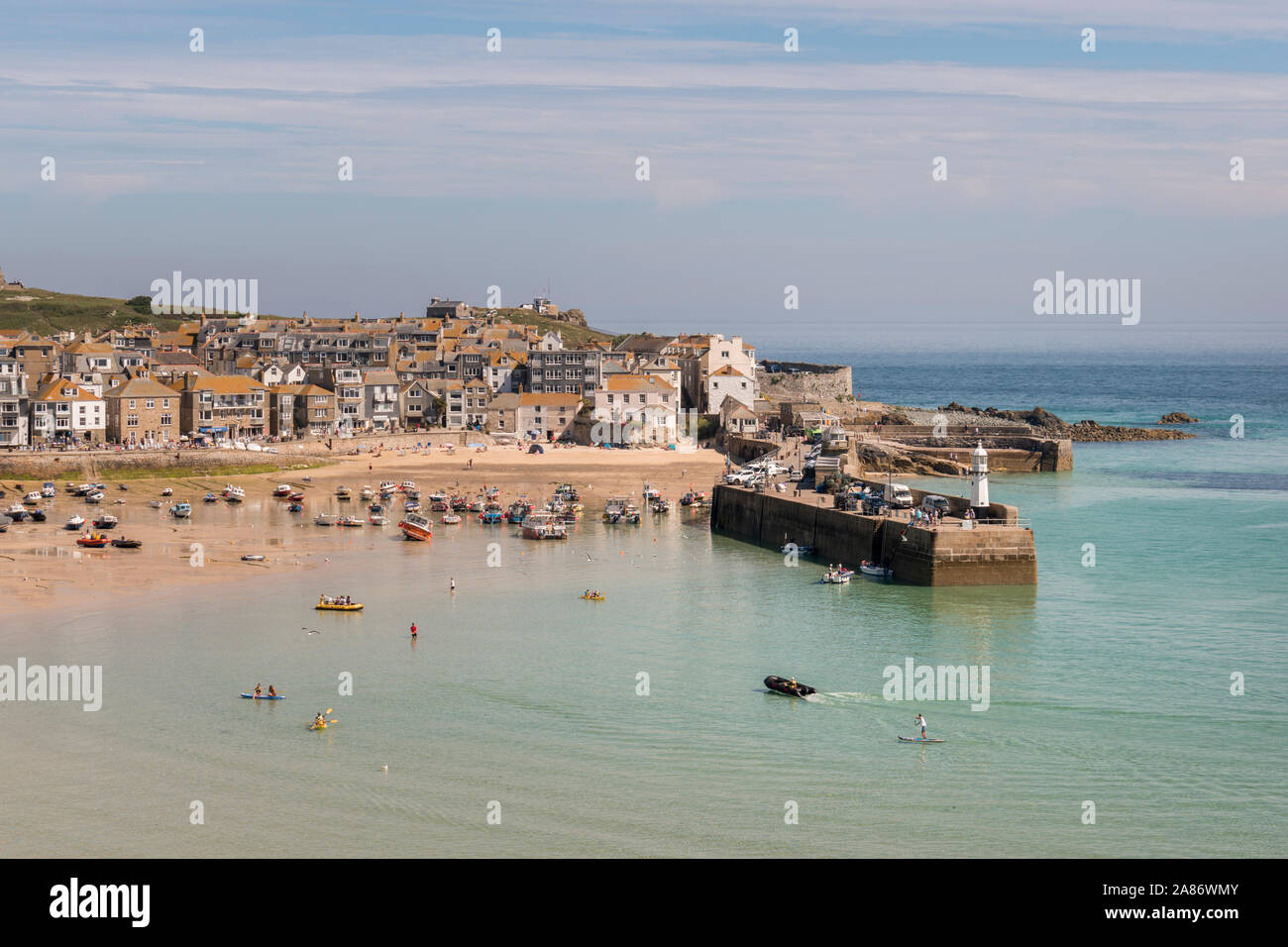 Sommer im beliebten Badeort St. Ives, Cornwall. Stockfoto