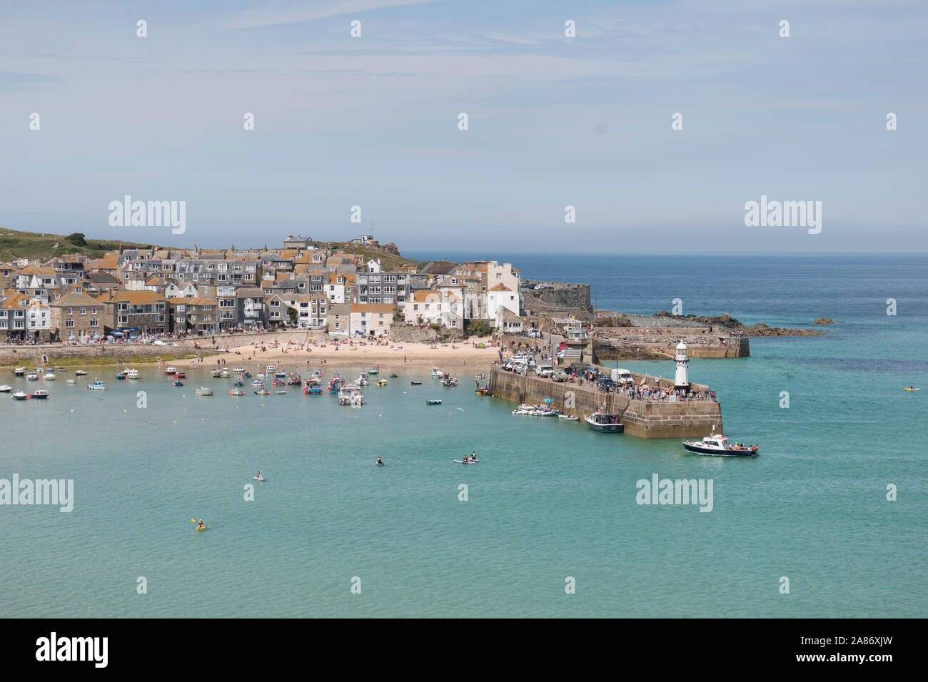 Sommer im beliebten Badeort St. Ives, Cornwall. Stockfoto